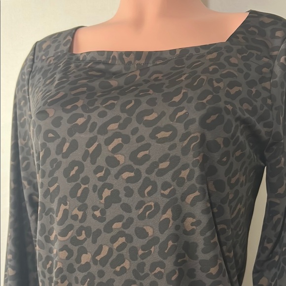 Ann Taylor Women’s Dark Brown Cheetah Print Long Sleeve Blouse Size Medium - Picture 2 of 10